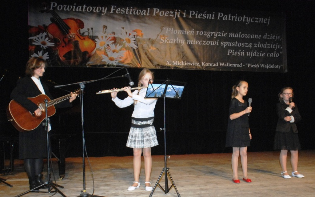 II Powiatowy Festiwal Poezji i Pieśni Patriotycznej w Nowym Targu
