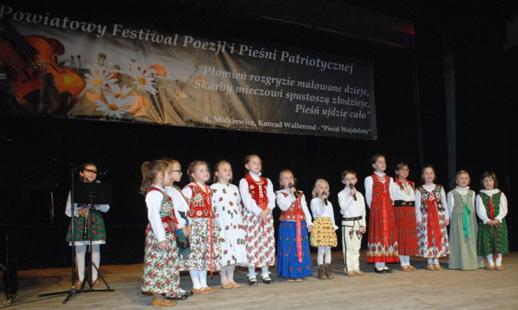 II Powiatowy Festiwal Poezji i Pieśni Patriotycznej w Nowym Targu