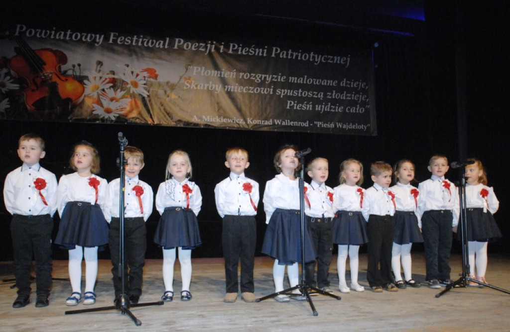 II Powiatowy Festiwal Poezji i Pieśni Patriotycznej w Nowym Targu