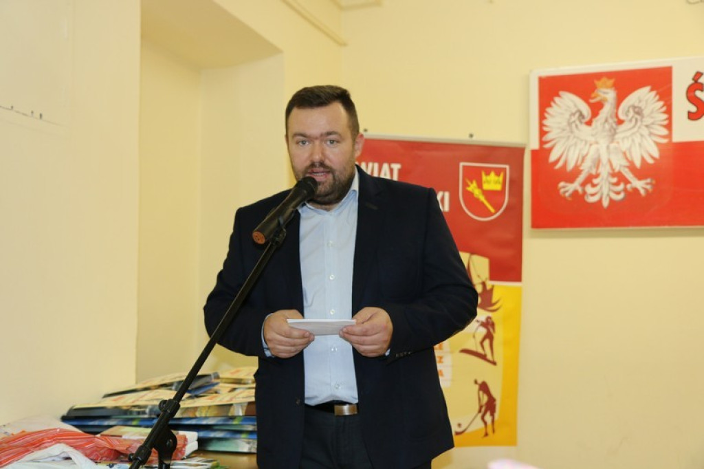 Wernisaż pokonkursowej wystawy konkursu „Niepodległość” w nowotarskim PCK