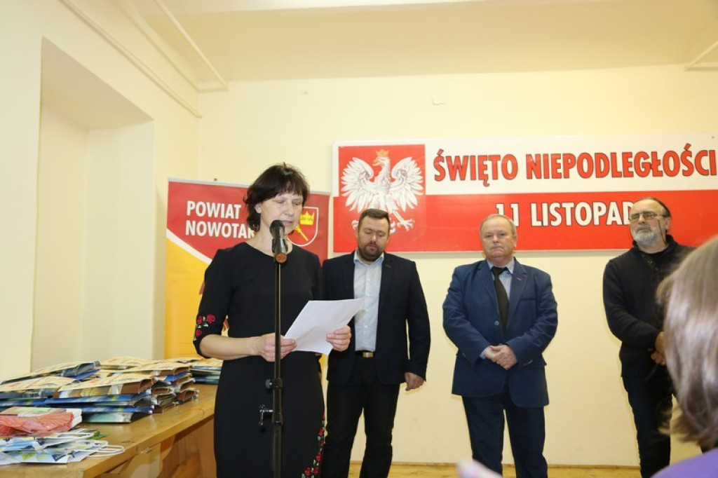 Wernisaż pokonkursowej wystawy konkursu „Niepodległość” w nowotarskim PCK