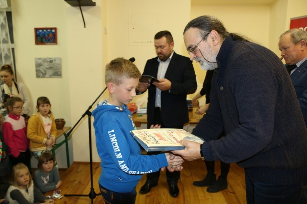 Wernisaż pokonkursowej wystawy konkursu „Niepodległość” w nowotarskim PCK