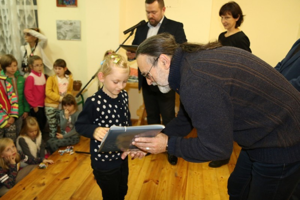 Wernisaż pokonkursowej wystawy konkursu „Niepodległość” w nowotarskim PCK