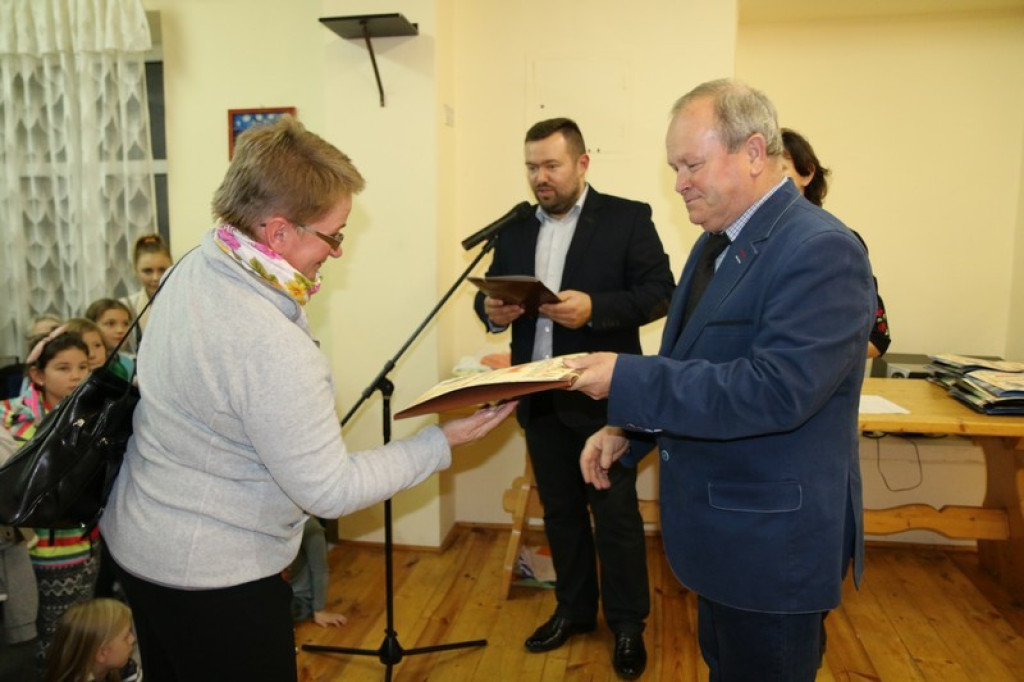 Wernisaż pokonkursowej wystawy konkursu „Niepodległość” w nowotarskim PCK