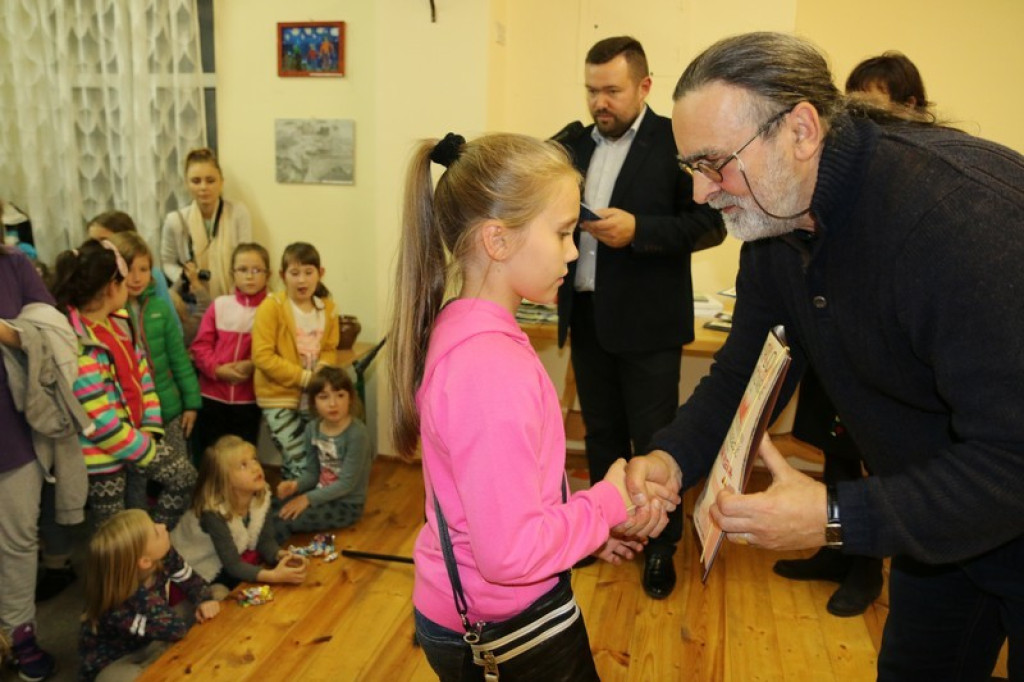 Wernisaż pokonkursowej wystawy konkursu „Niepodległość” w nowotarskim PCK