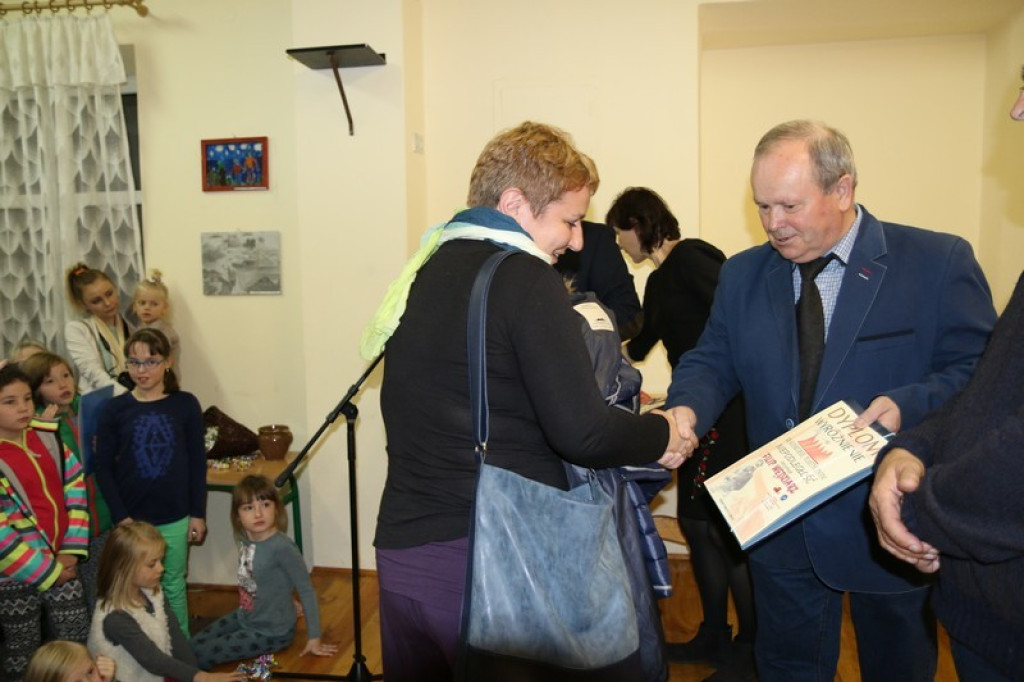Wernisaż pokonkursowej wystawy konkursu „Niepodległość” w nowotarskim PCK