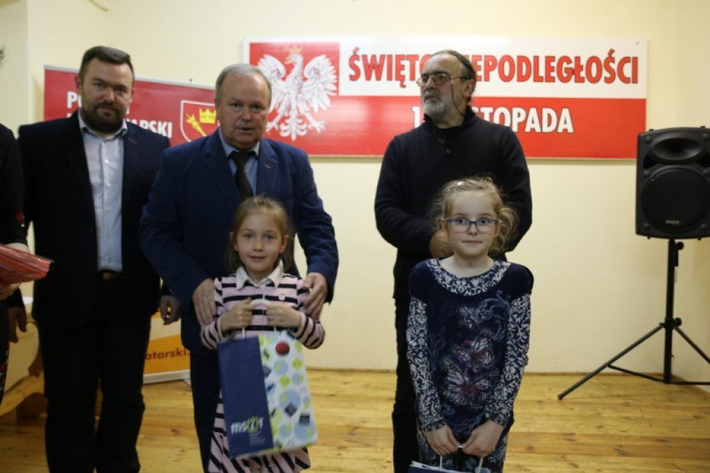 Wernisaż pokonkursowej wystawy konkursu „Niepodległość” w nowotarskim PCK