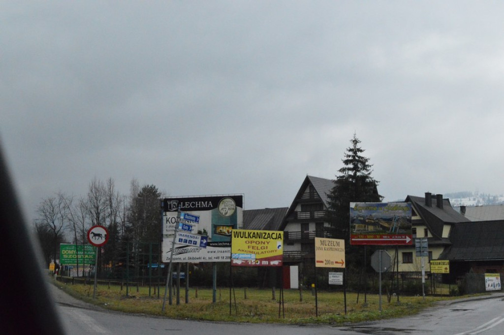 Galeria pełna reklam