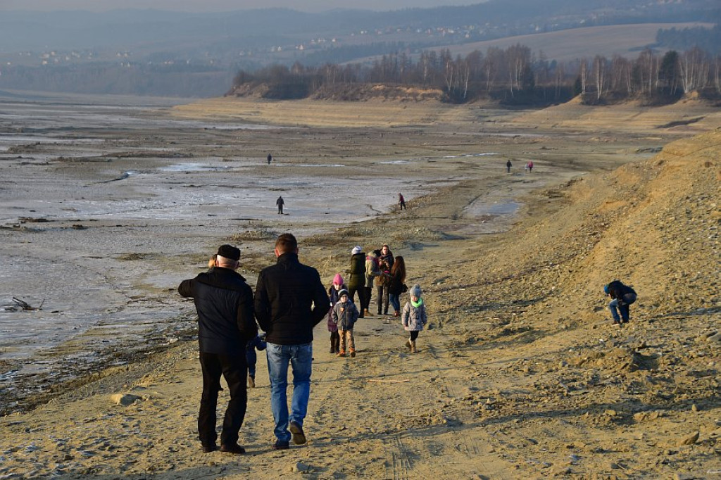 Turyści w Pieninach i nad Jeziorem Czorsztyńskim