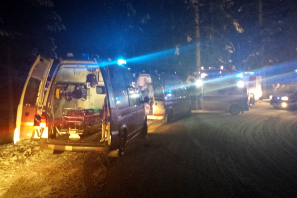 Wypadek busa na Drodze z Łysej Polany do Zakopanego