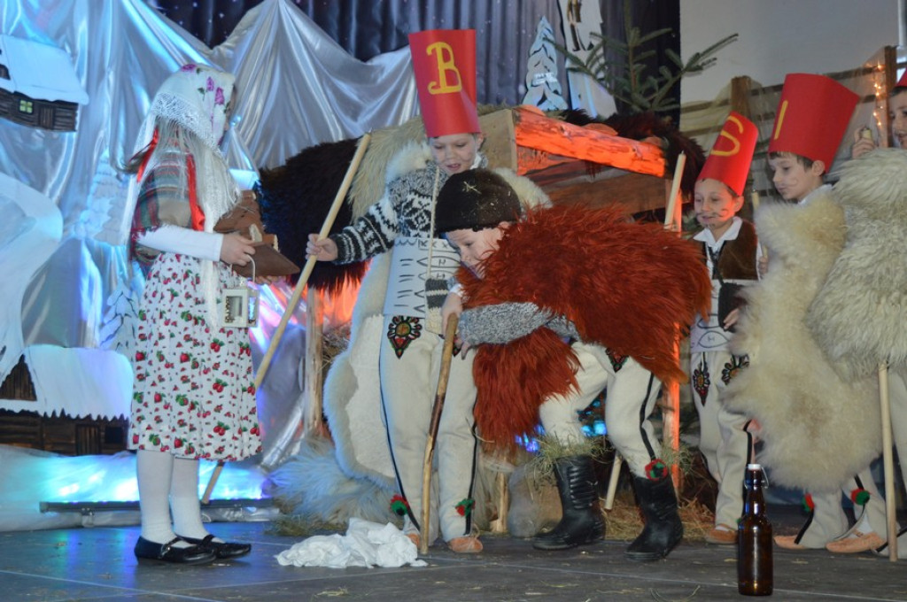 Anioły, pasterze i pokłon u żłóbka