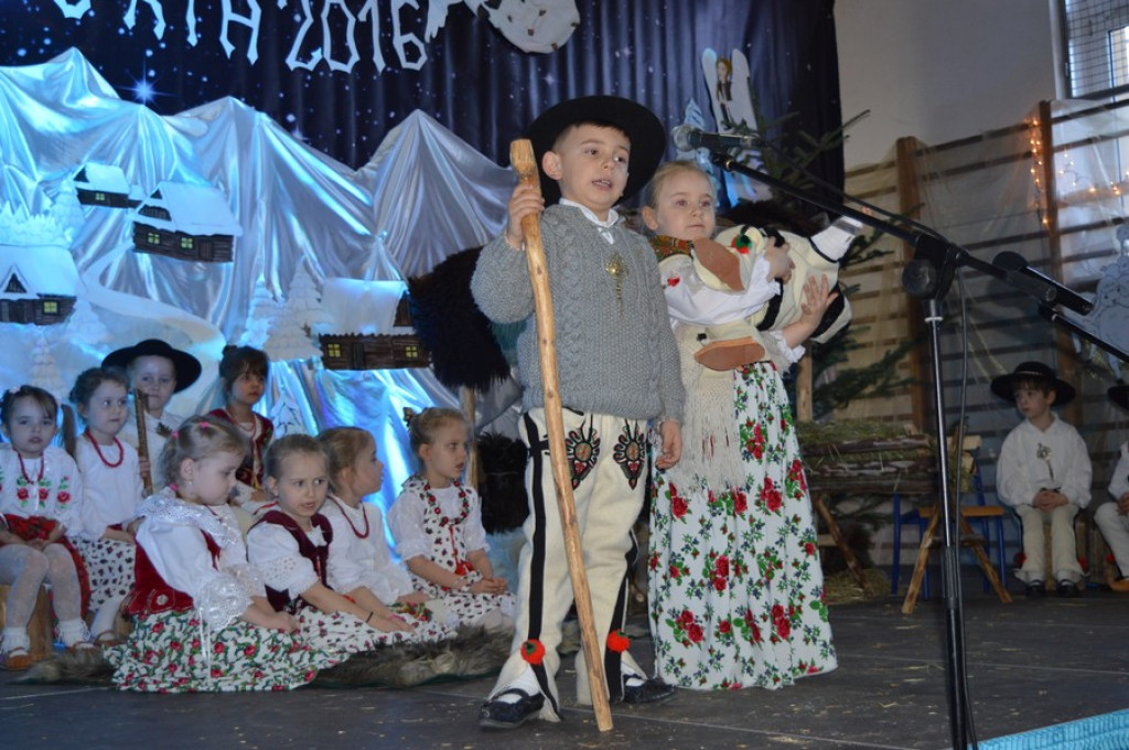 Anioły, pasterze i pokłon u żłóbka
