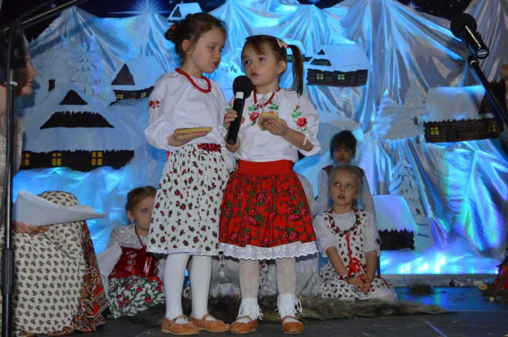 Anioły, pasterze i pokłon u żłóbka