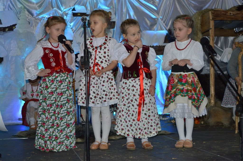 Anioły, pasterze i pokłon u żłóbka