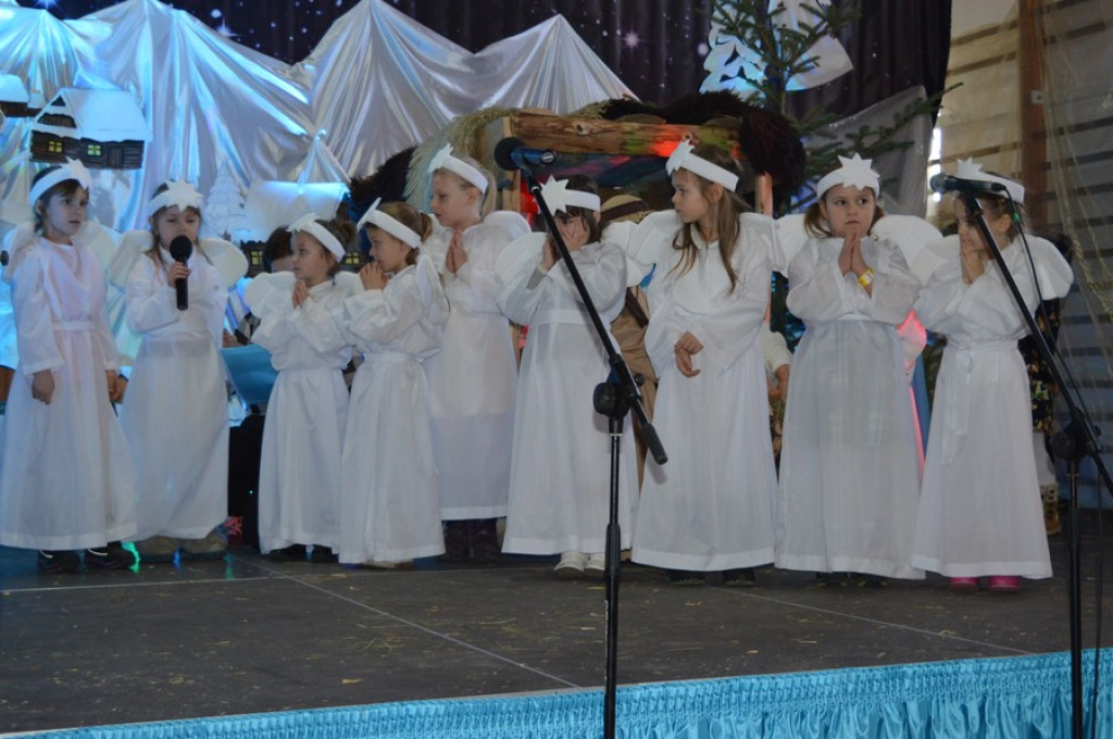 Anioły, pasterze i pokłon u żłóbka