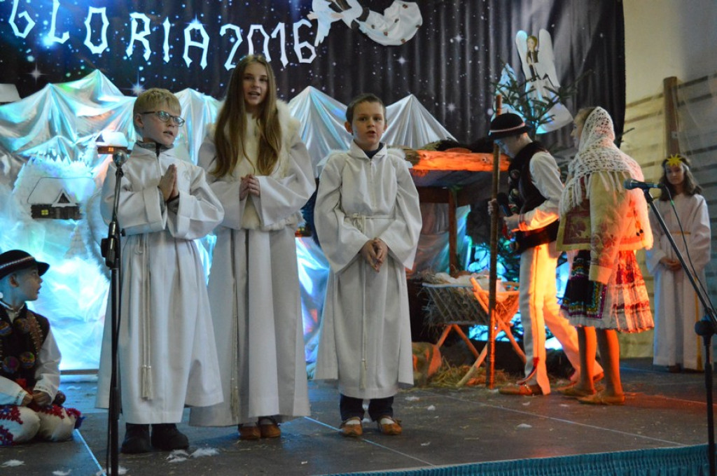 Anioły, pasterze i pokłon u żłóbka