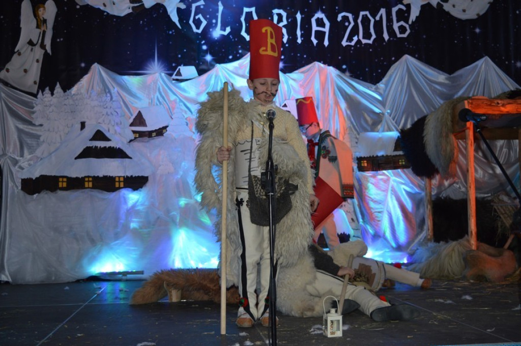 Anioły, pasterze i pokłon u żłóbka