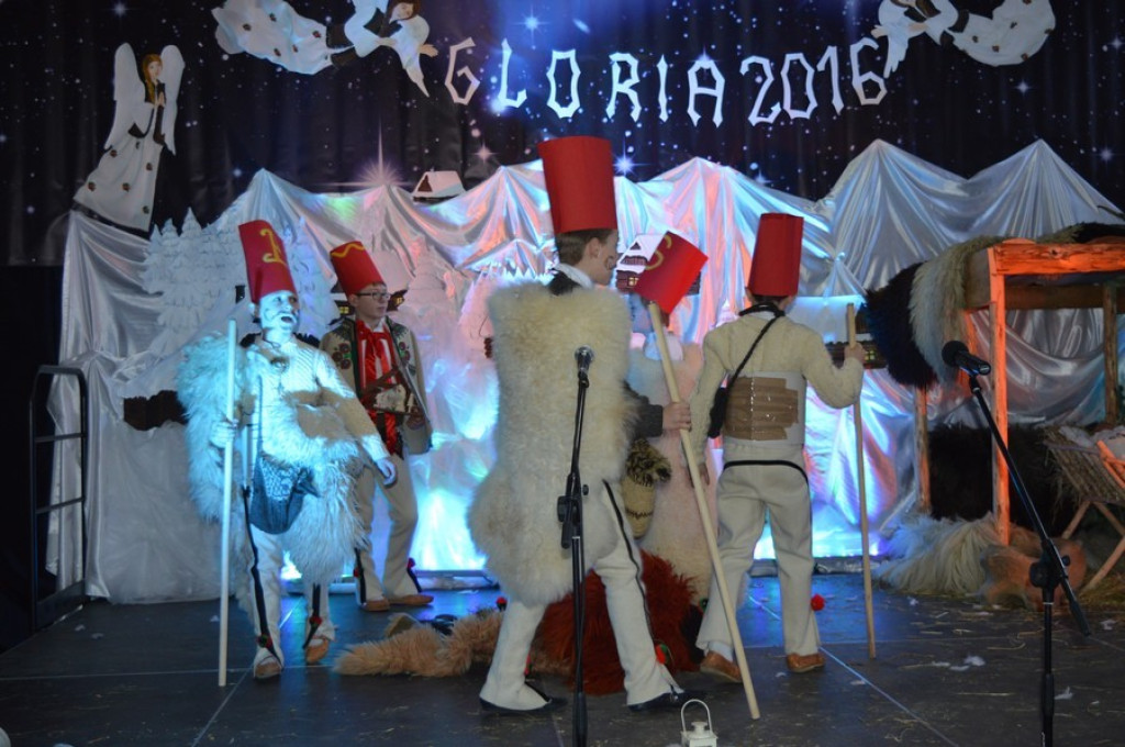 Anioły, pasterze i pokłon u żłóbka