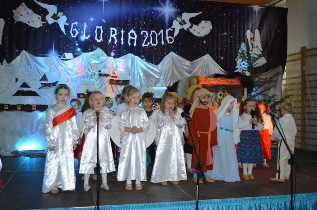Anioły, pasterze i pokłon u żłóbka