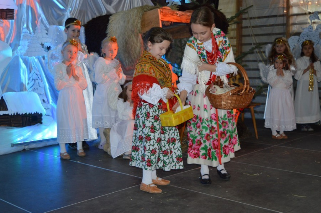 Anioły, pasterze i pokłon u żłóbka
