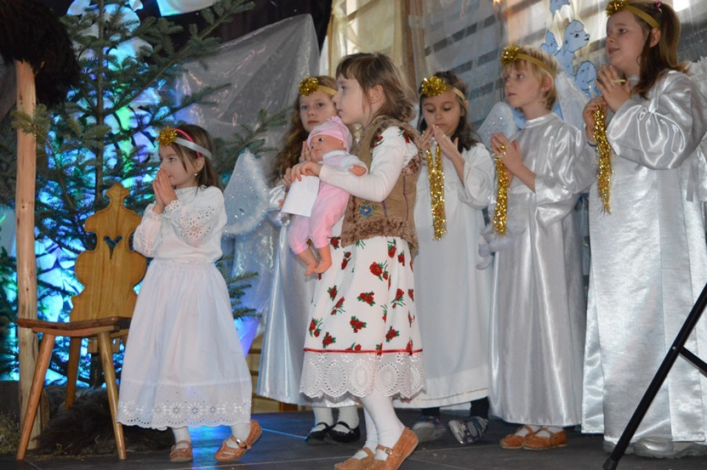 Anioły, pasterze i pokłon u żłóbka