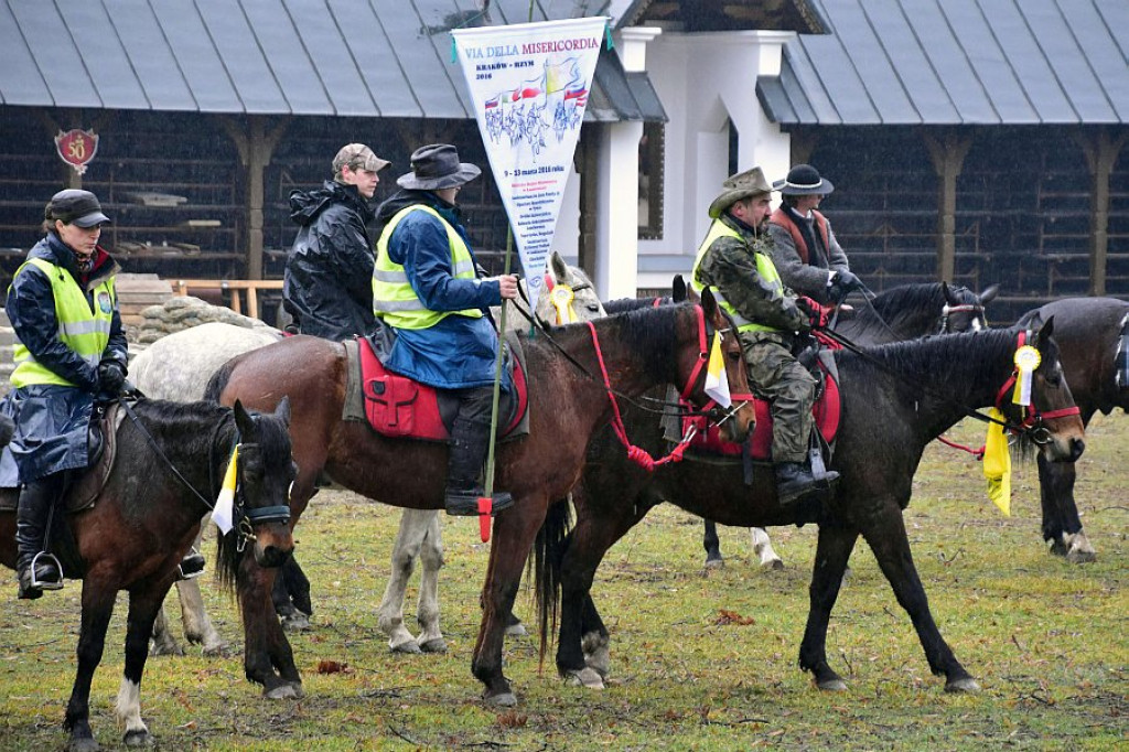 Ostatni odcinek konnej sztafety na Rok Miłosierdzia