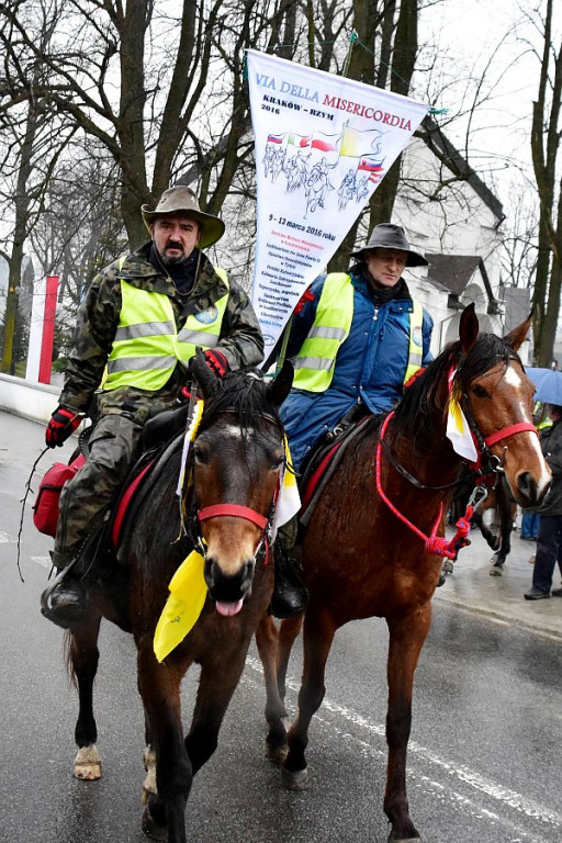 Ostatni odcinek konnej sztafety na Rok Miłosierdzia