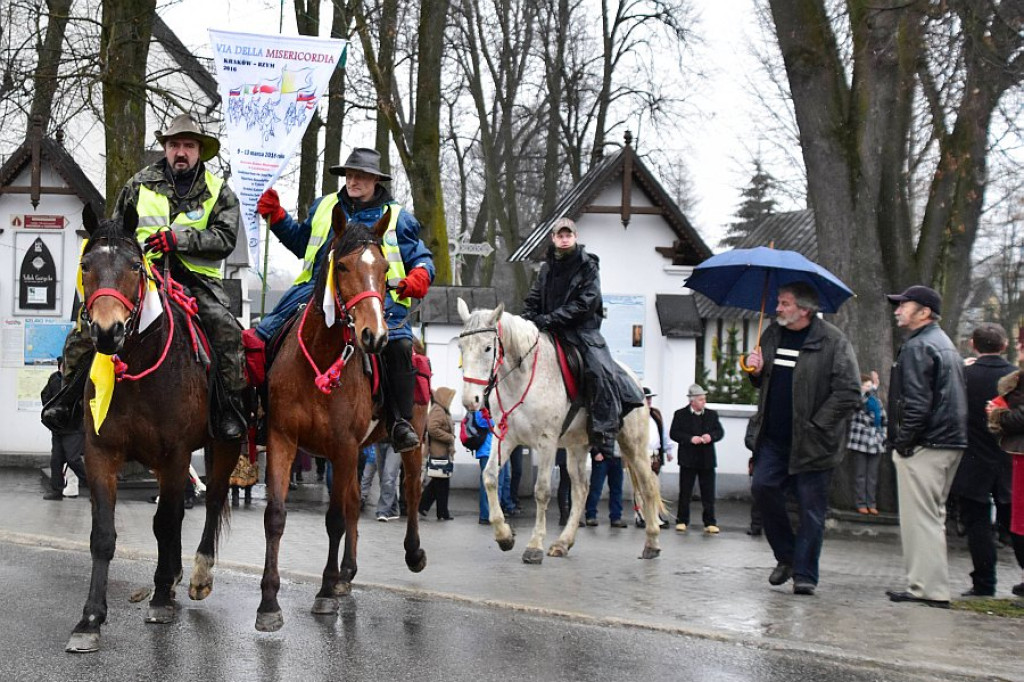 Ostatni odcinek konnej sztafety na Rok Miłosierdzia