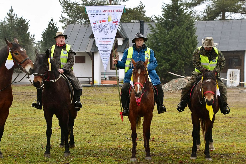 Ostatni odcinek konnej sztafety na Rok Miłosierdzia