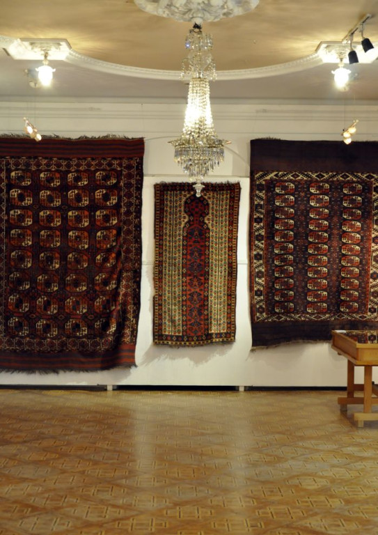 Galeria Kulczyckich: Wystawa kobierców i tkanin wschodnich