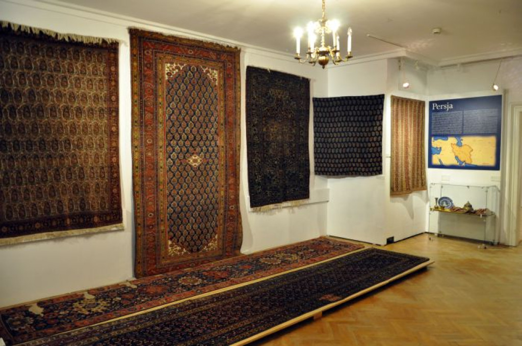 Galeria Kulczyckich: Wystawa kobierców i tkanin wschodnich