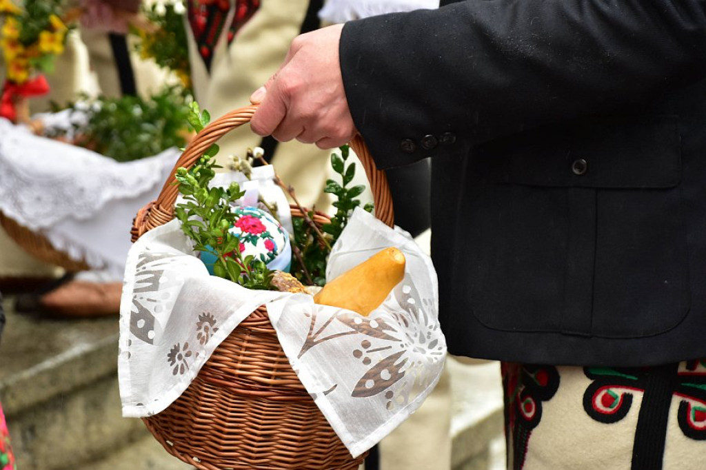 Wielka Sobota: Święcenie pokarmów w Poroninie