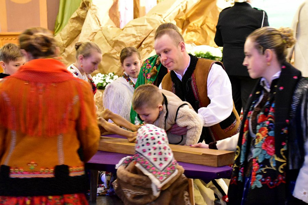 Wielka Sobota: Święcenie pokarmów w Poroninie