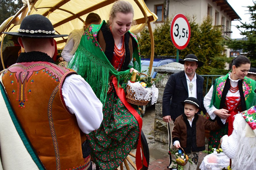 Wielka Sobota: Święcenie pokarmów w Poroninie