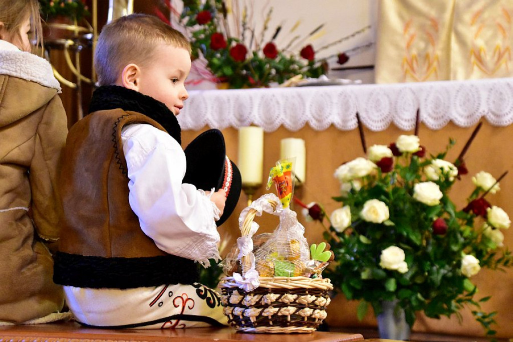 Wielka Sobota: Święcenie pokarmów w Poroninie