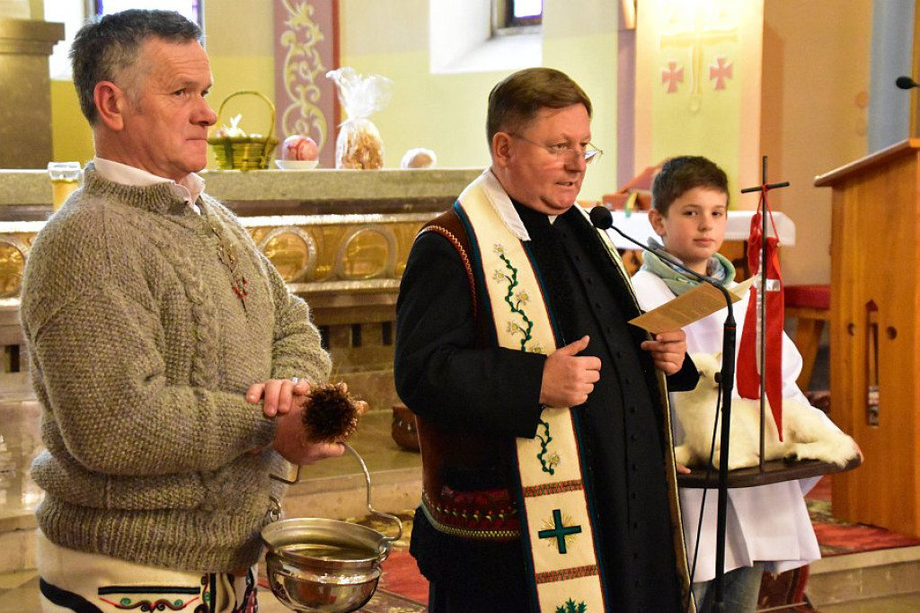 Wielka Sobota: Święcenie pokarmów w Poroninie