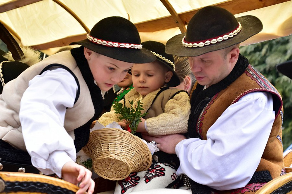 Wielka Sobota: Święcenie pokarmów w Poroninie