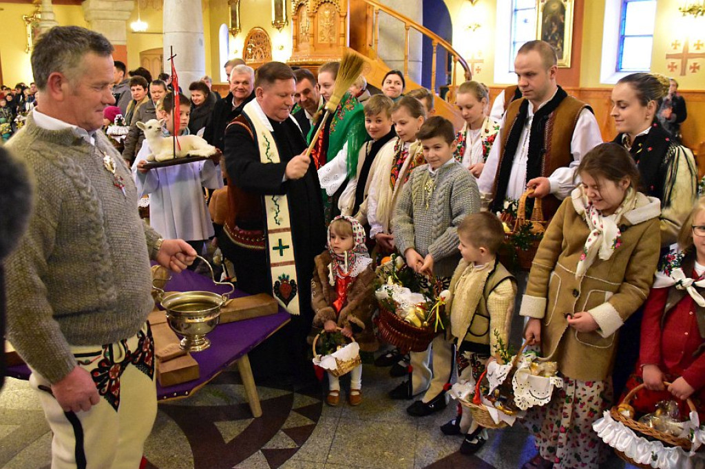 Wielka Sobota: Święcenie pokarmów w Poroninie