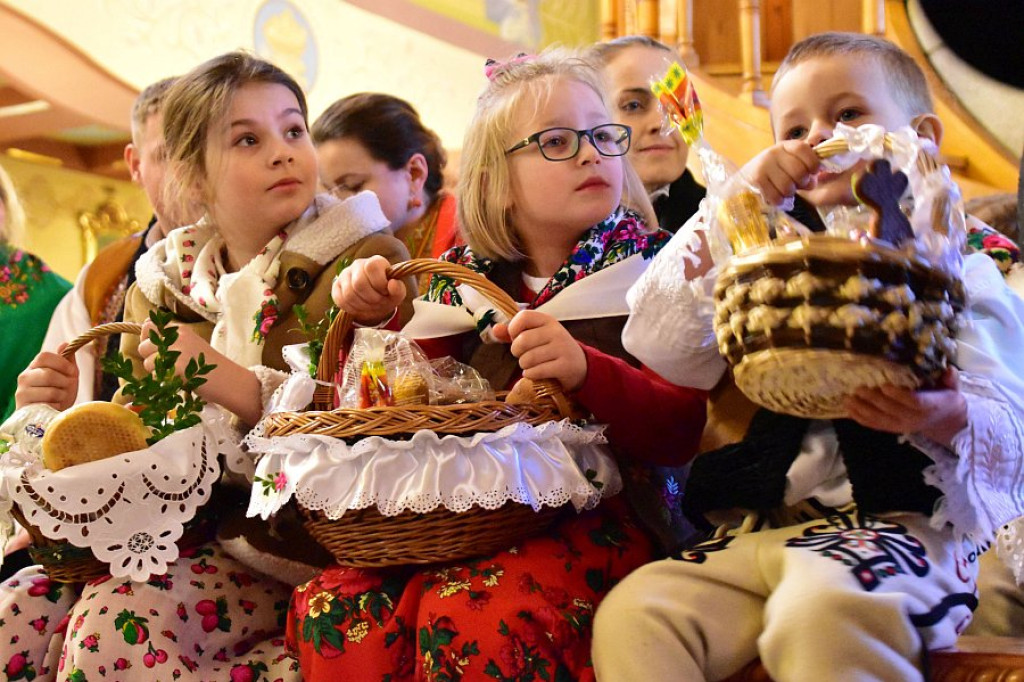 Wielka Sobota: Święcenie pokarmów w Poroninie