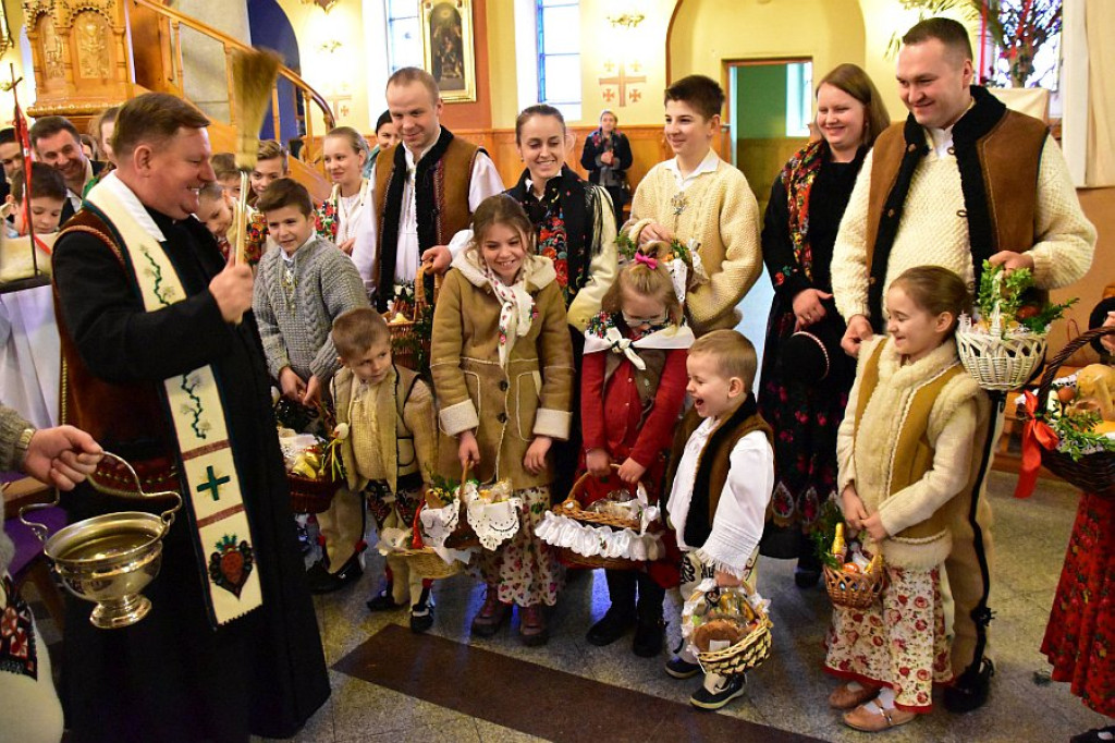 Wielka Sobota: Święcenie pokarmów w Poroninie