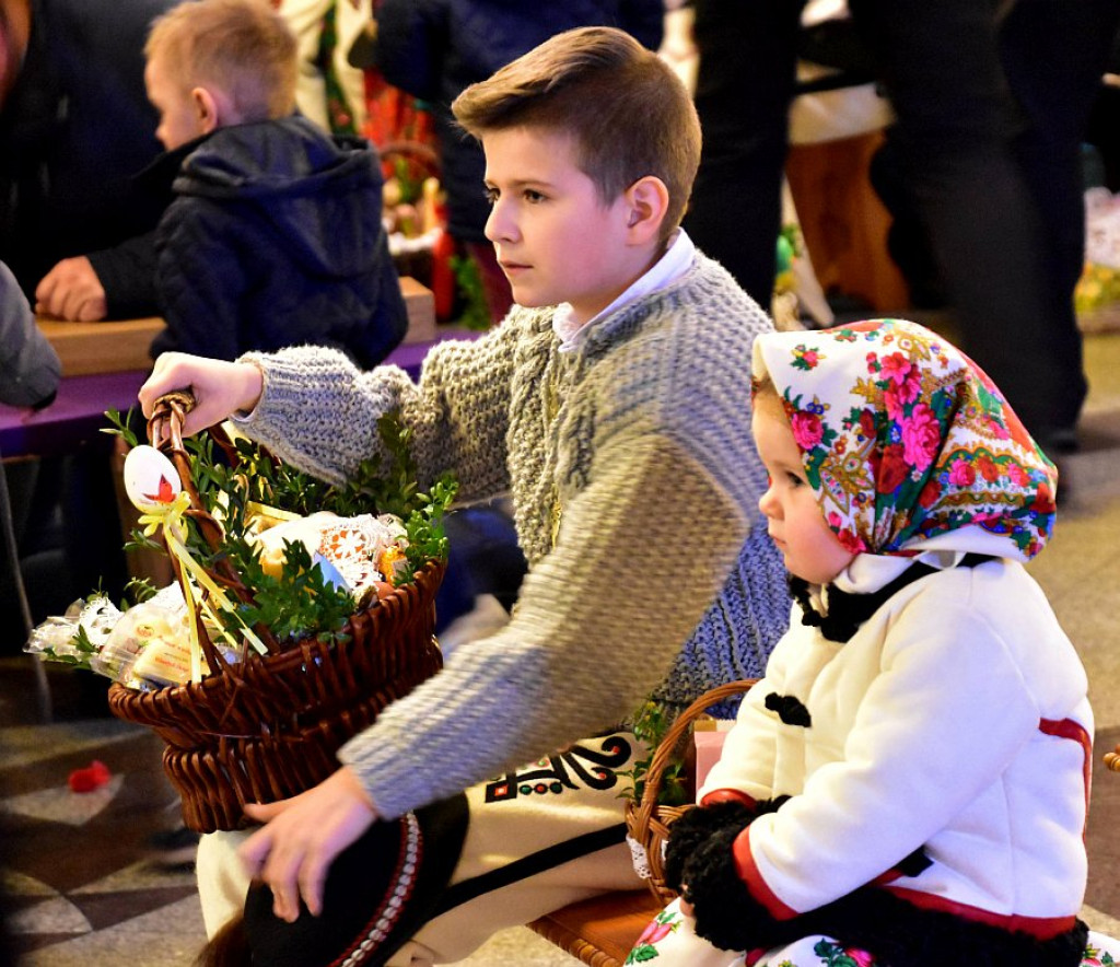 Wielka Sobota: Święcenie pokarmów w Poroninie