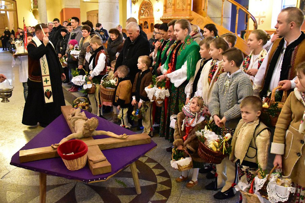 Wielka Sobota: Święcenie pokarmów w Poroninie