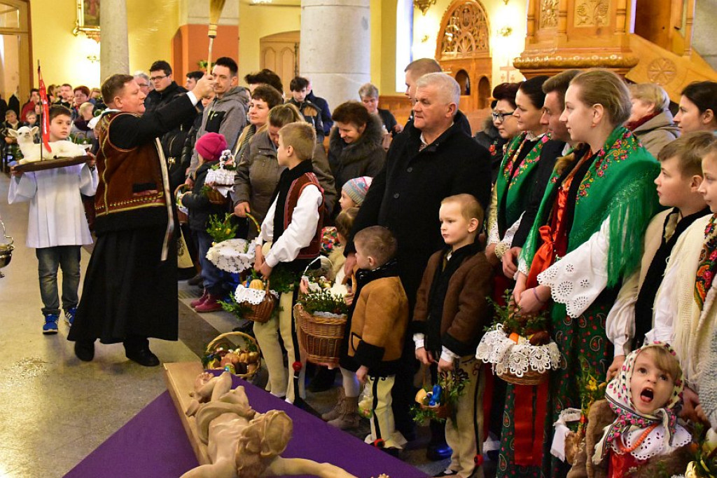 Wielka Sobota: Święcenie pokarmów w Poroninie