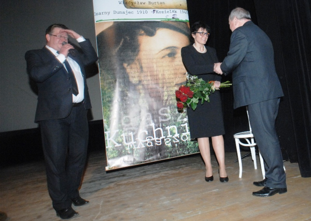 Ziemia z Katynia na nowotarskim cmentarzu