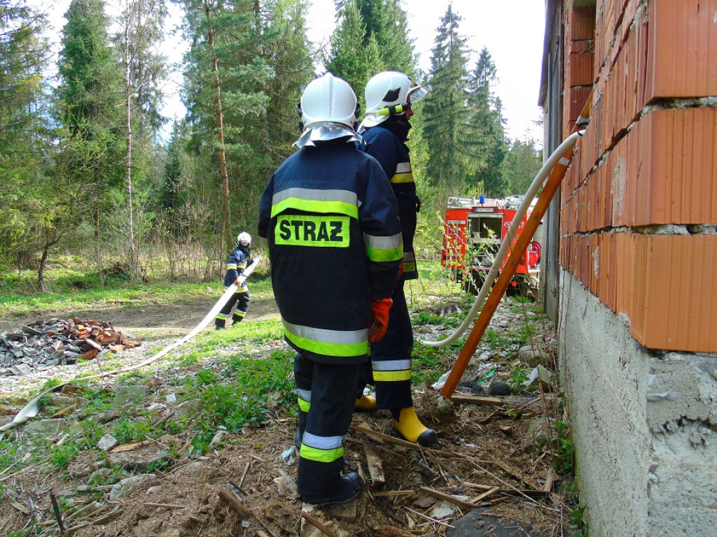 Manewry strażackie w Nowej Białej