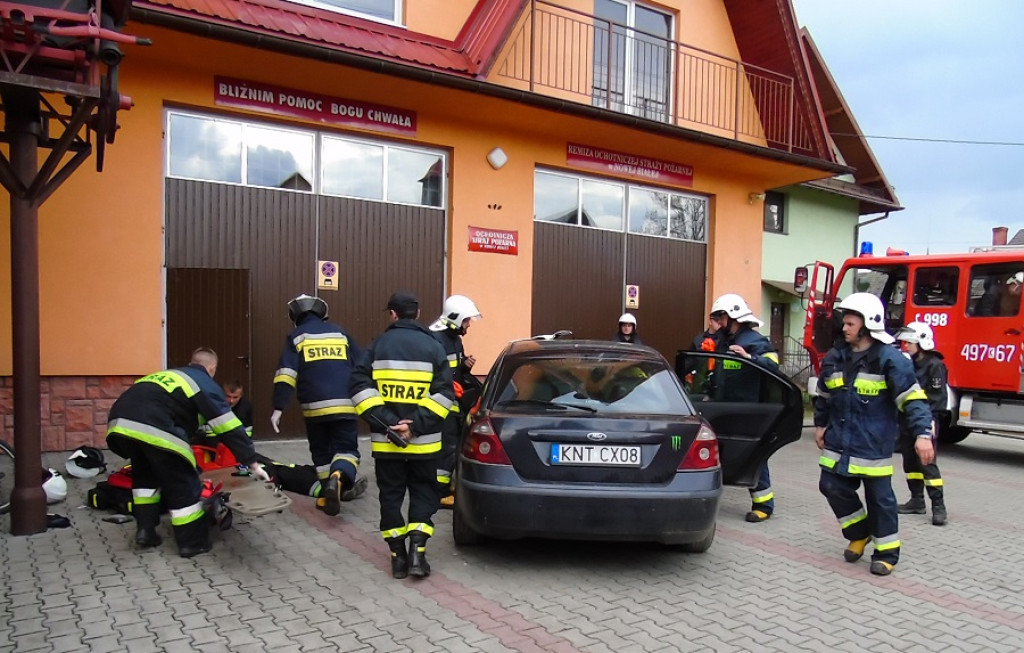 Manewry strażackie w Nowej Białej