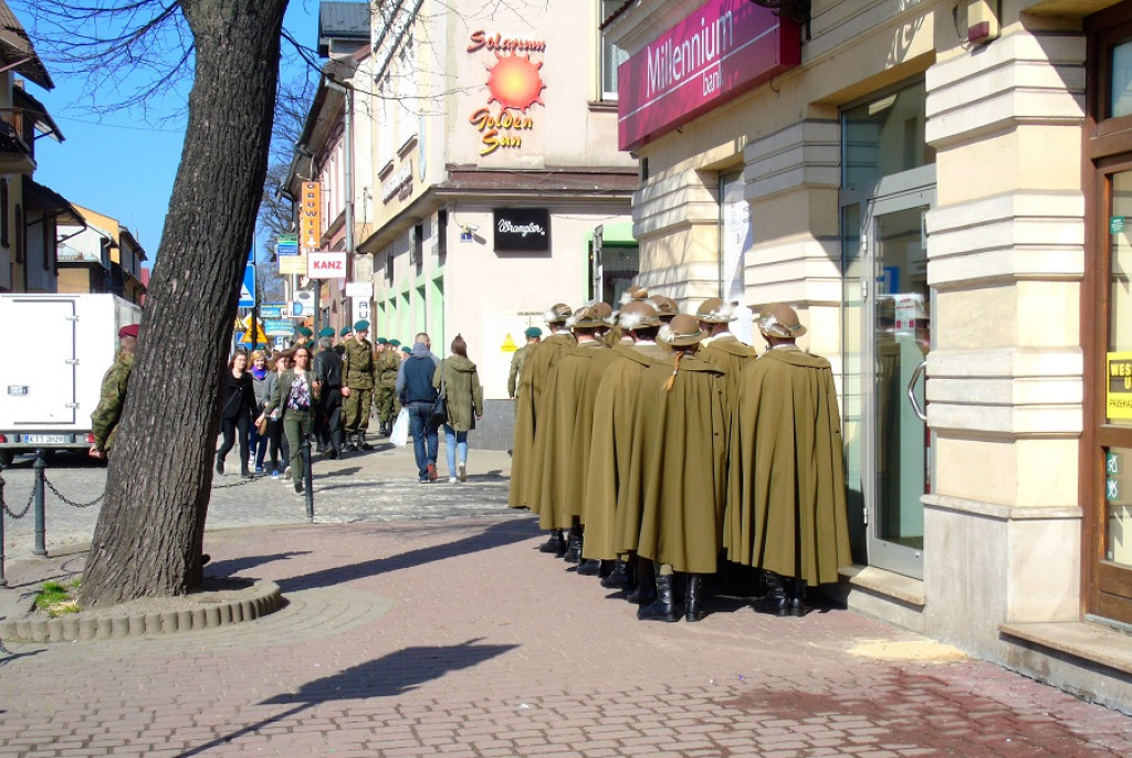 Nowy Targ: Maszerują po rynku