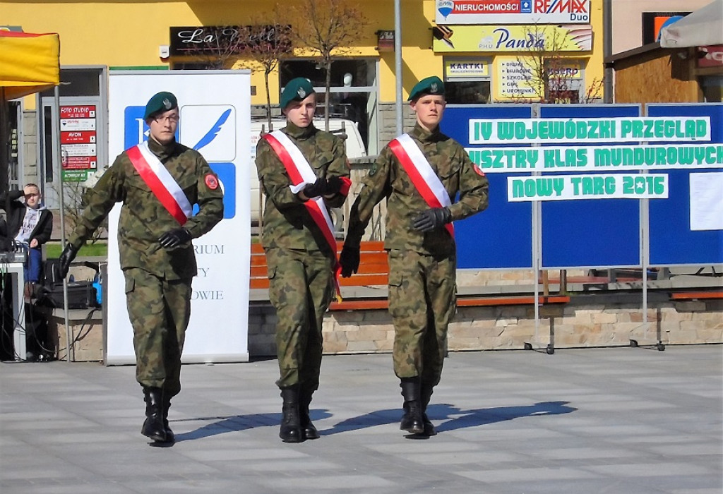 Nowy Targ: Maszerują po rynku