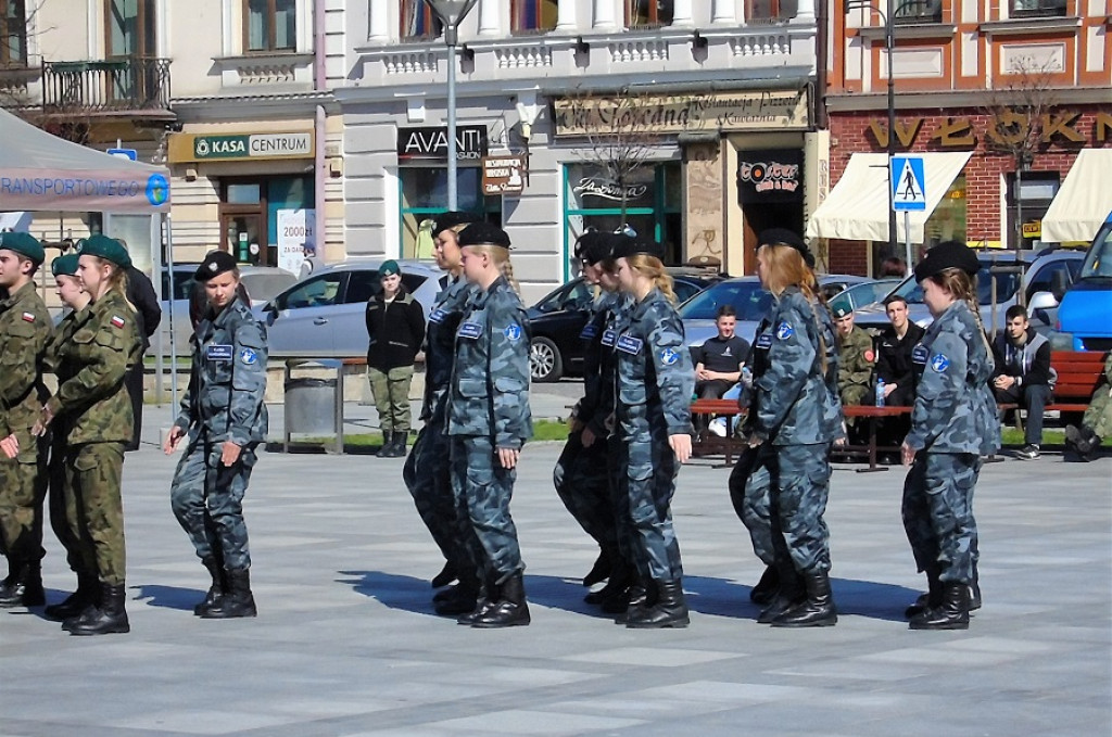 Nowy Targ: Maszerują po rynku