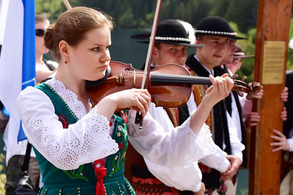 Insygnia Światowych Dni Młodzieży nad Morskim Okiem